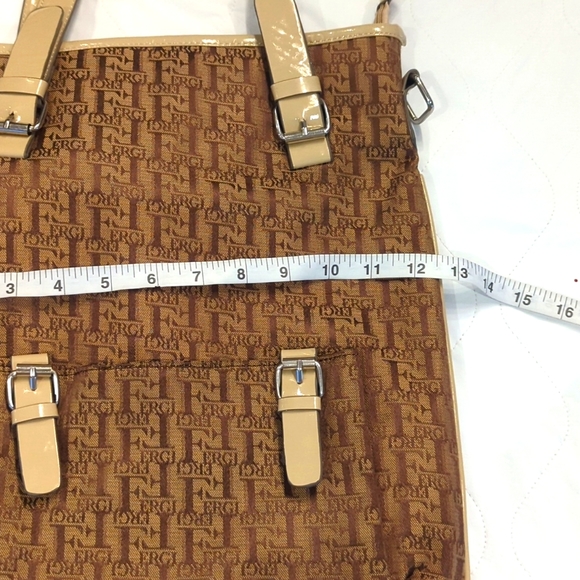 Fergi  Italian brand purse - Picture 4 of 5